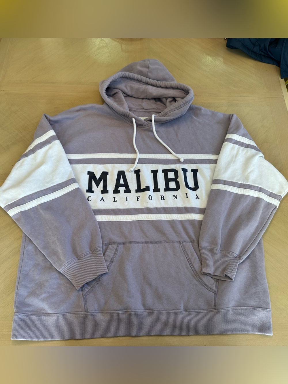 Hollister Lavender Malibu California Pullover Hoodie Women’s Size XL